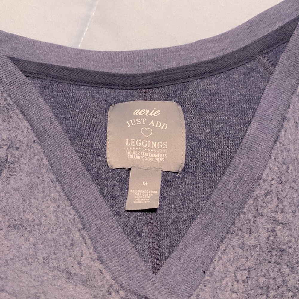 M Aerie “Just Add Leggings” flowy top